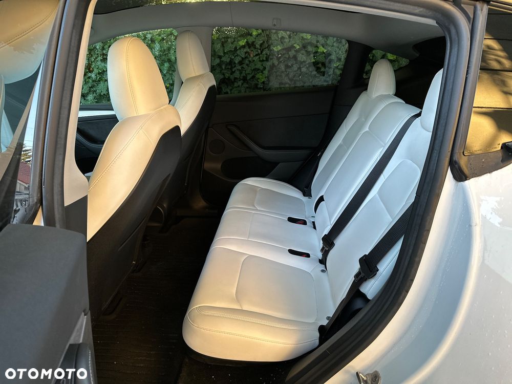Tesla Y RWD - 10