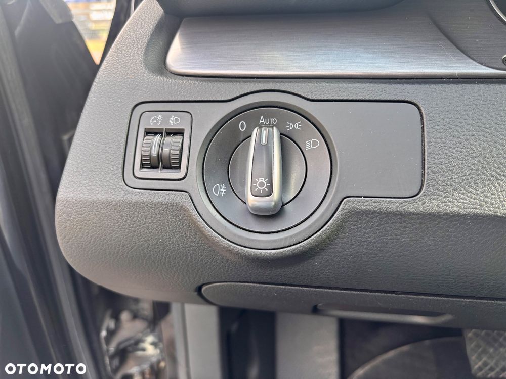 Volkswagen Passat 2.0 TDI Comfortline DSG - 32