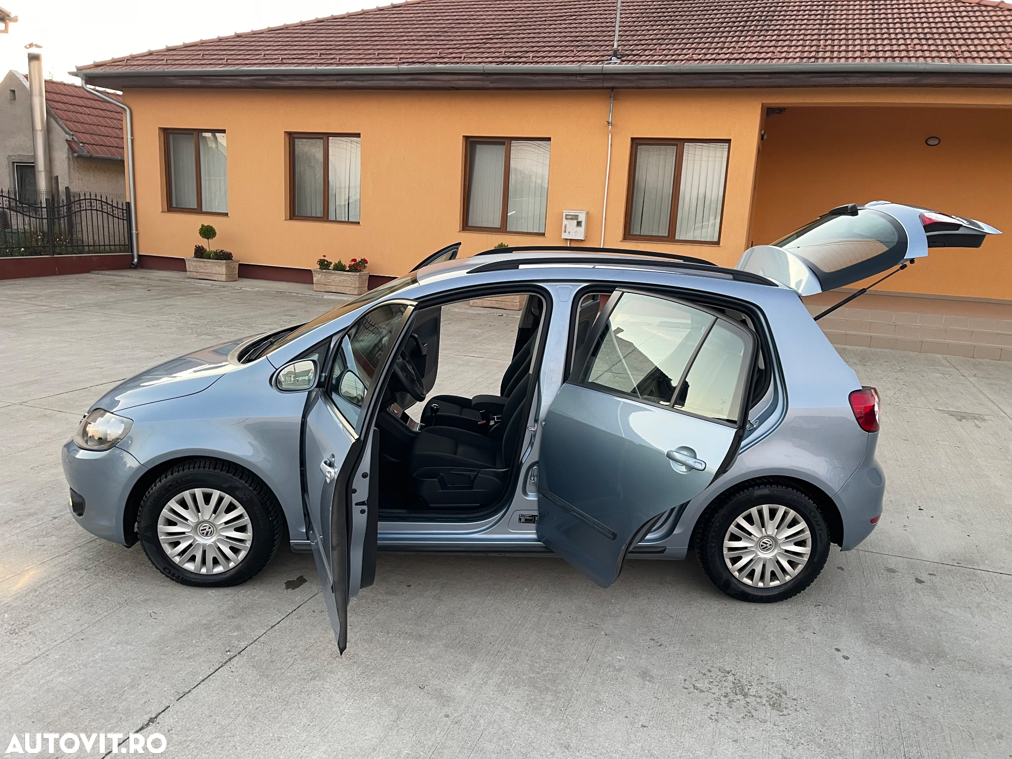 Volkswagen Golf Plus 1.6 TDI DPF BMT Trendline - 32