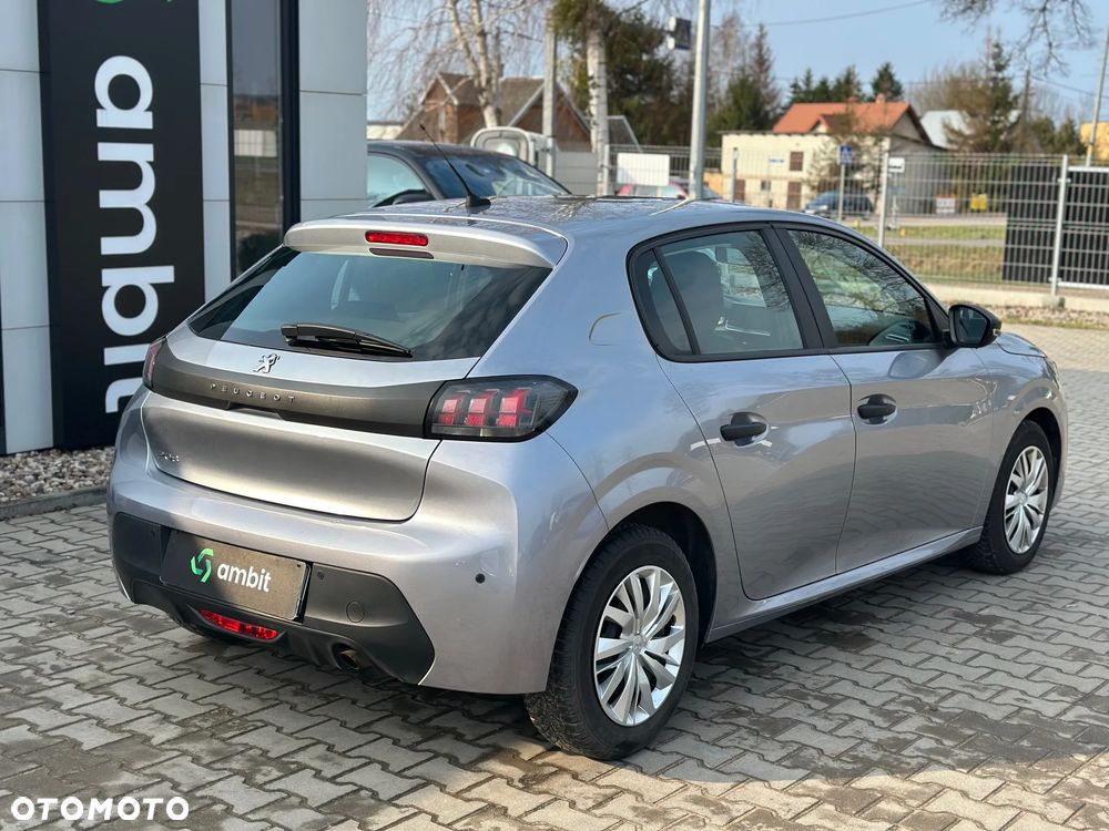 Peugeot 208 - 5