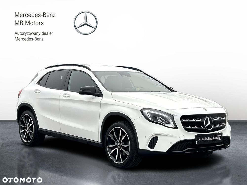 Mercedes-Benz GLA - 8