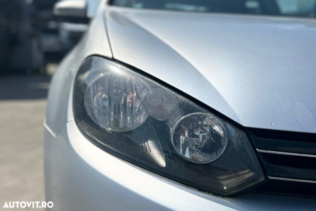 FAR DREAPTA VW GOLF 6 - AN 2011 - 1