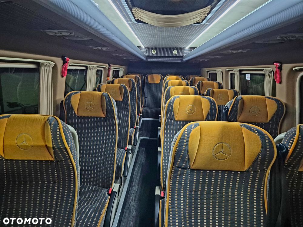 Mercedes-Benz Sprinter - 14