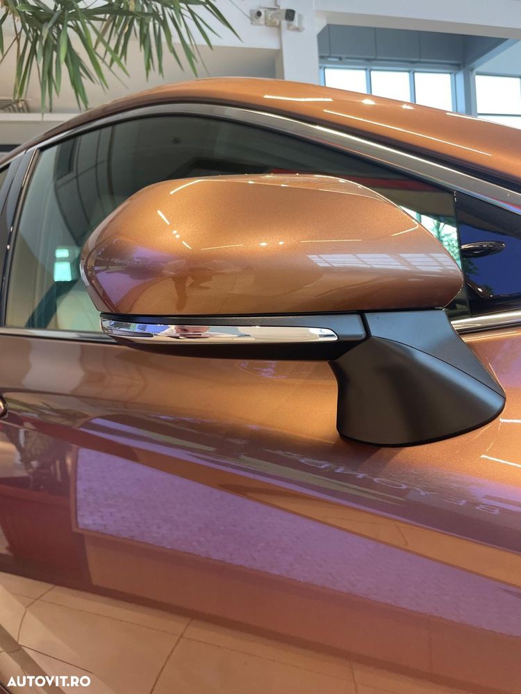 Toyota Camry 2.5 HEV Executive - 28