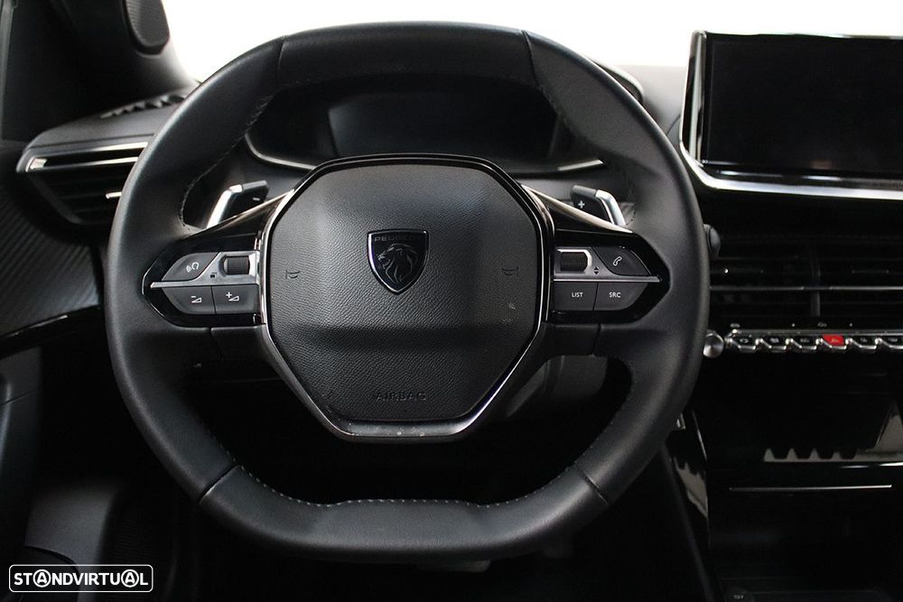 Peugeot 2008 1.2 PureTech Allure EAT8 - 14