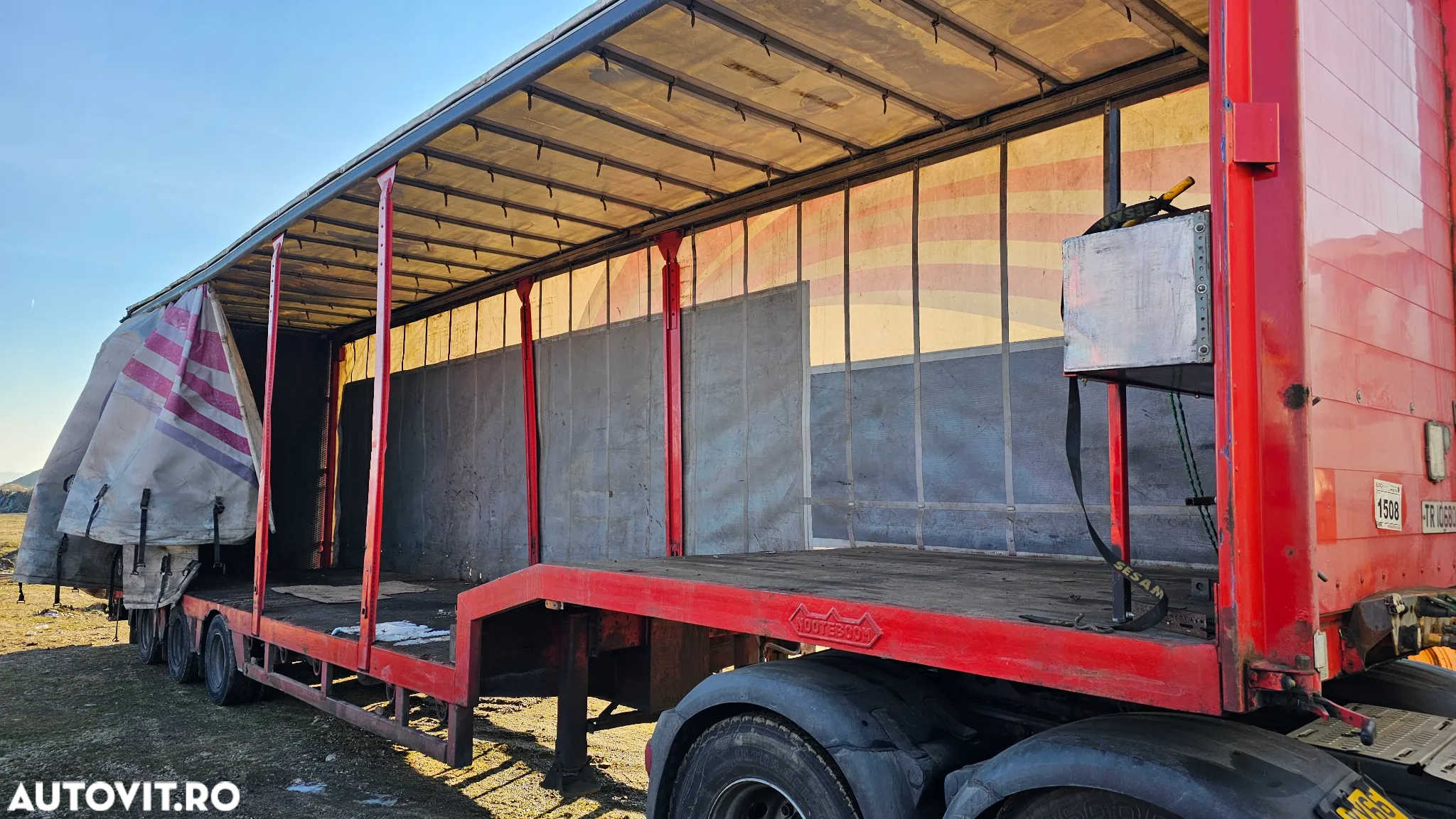 Nooteboom Trailer 3 axe cu prelată - 2