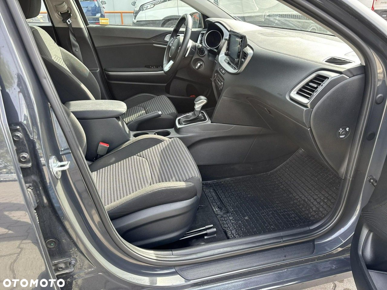 Kia Ceed 1.5 T-GDI M DCT - 17