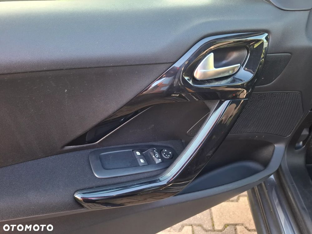 Peugeot 208 82 VTI Style - 25