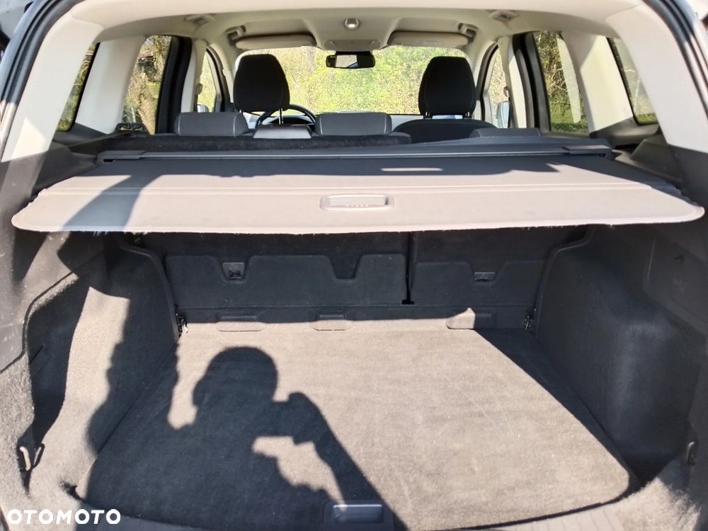 Ford Kuga 2.0 TDCi 2x4 Titanium - 18