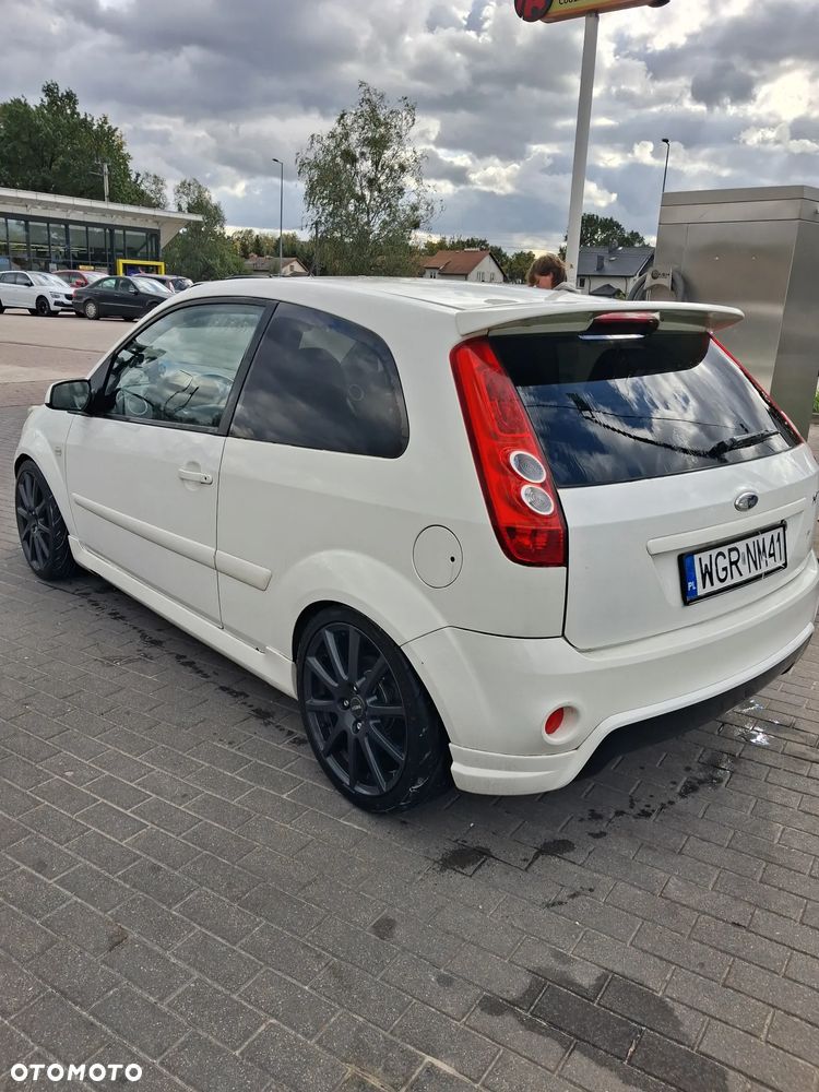 Ford Fiesta 2006 photo 4