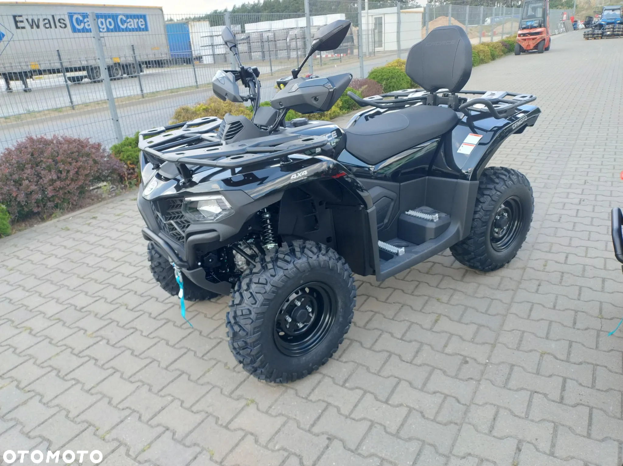CFMoto CForce - 8