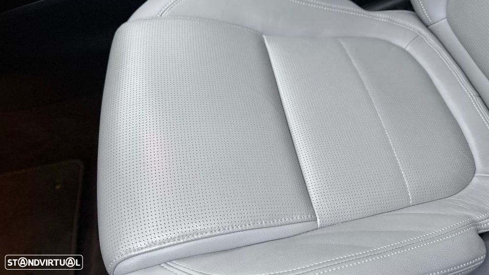 Jaguar E-Pace 1.5 P300e R-Dynamic SE AWD Aut. - 32