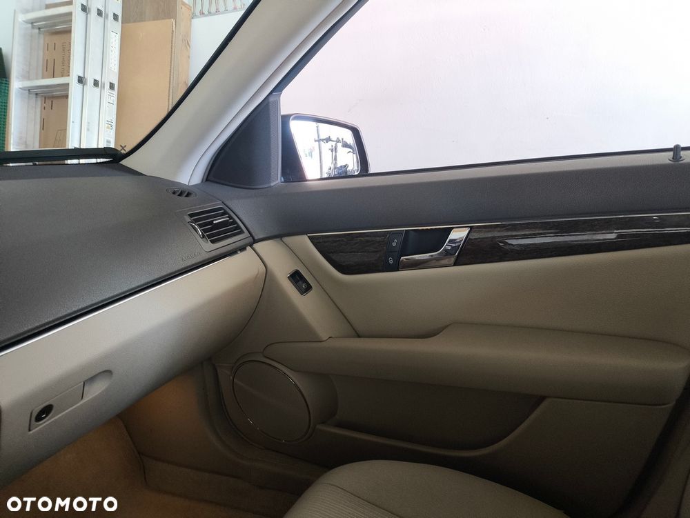 Mercedes-Benz Klasa C 220 CDI BlueEff Elegance - 10