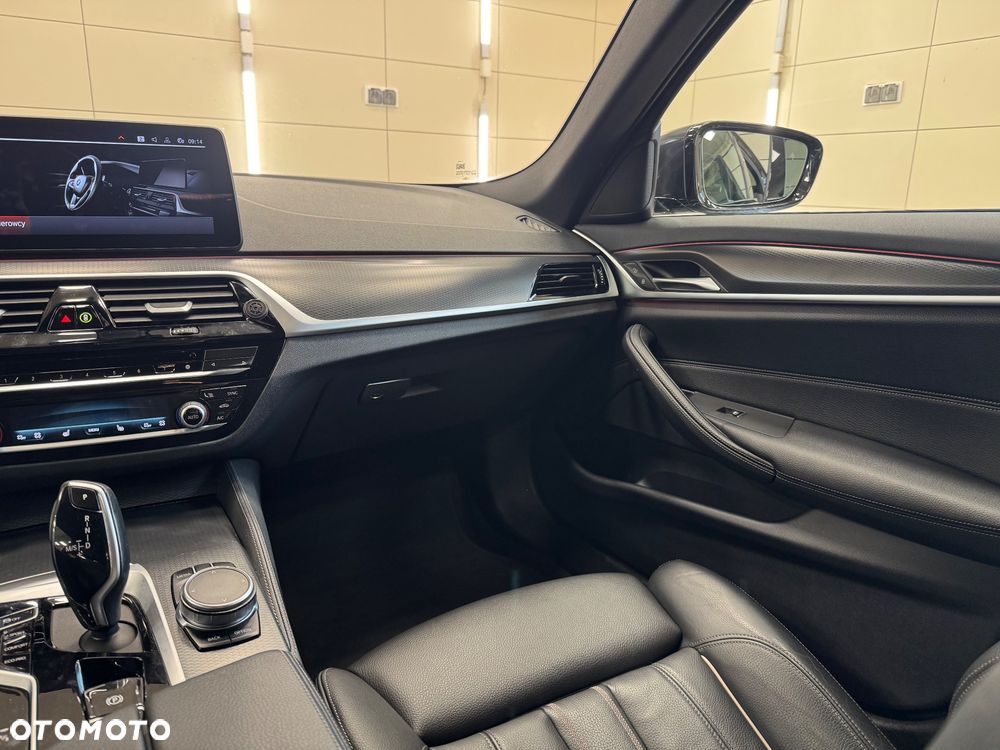 BMW Seria 5 530d xDrive mHEV M Sport sport - 15