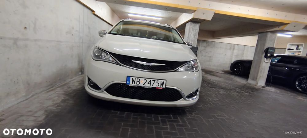 Chrysler Pacifica - 30