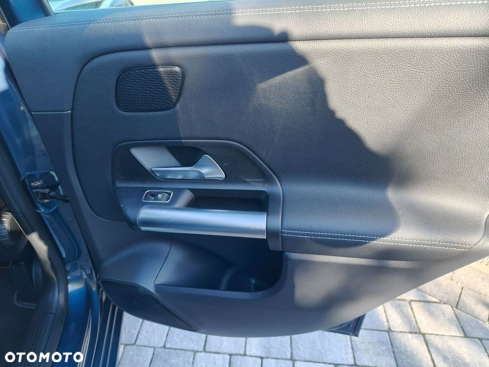 Mercedes-Benz Klasa B 200 7G-DCT Style - 29