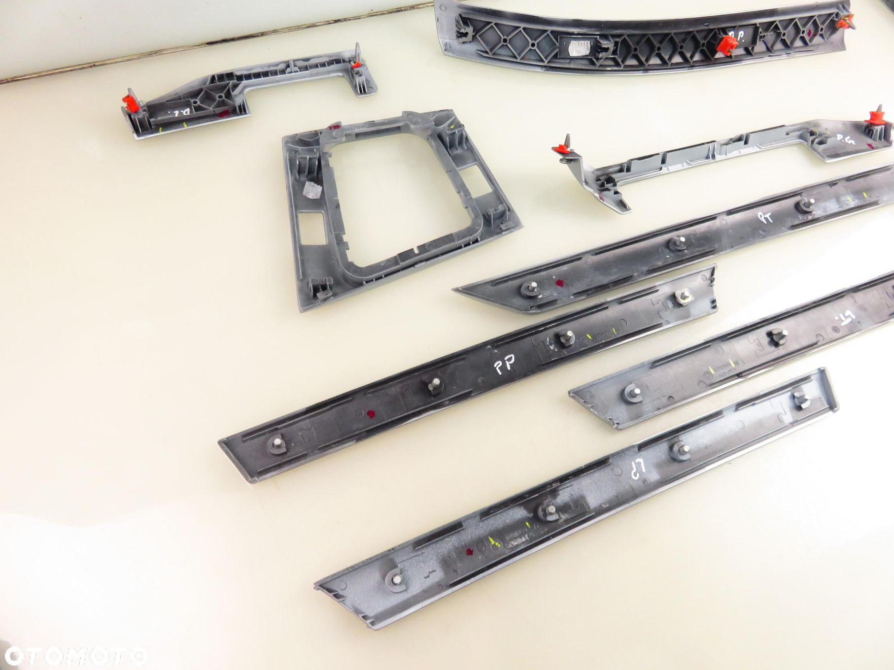 DEKORY  BMW 3 (E46) 8211465 8213996 8213995 - 6
