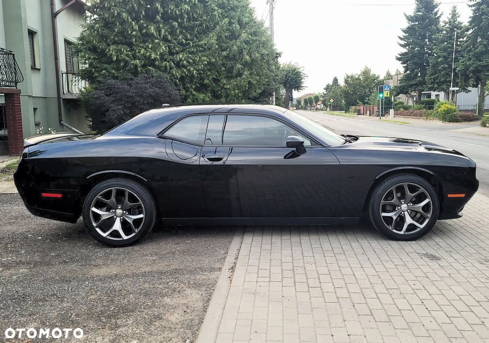Dodge Challenger - 25