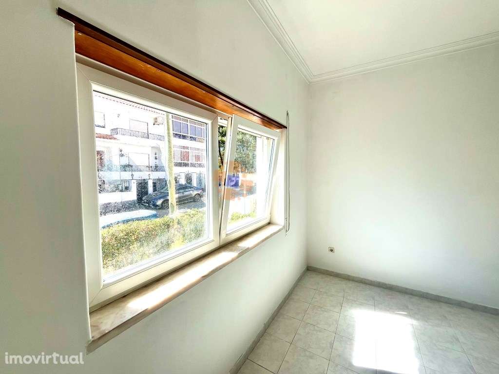 Moradia Geminada T5 em Vale de Milhaços - Corroios - Grande imagem: 3/27