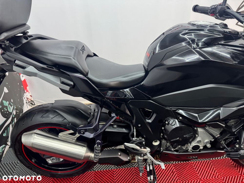 BMW XR - 28