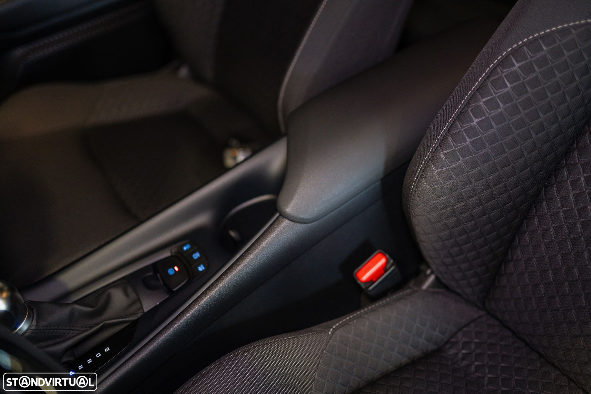 Toyota C-HR 1.8 Hybrid Comfort - 27