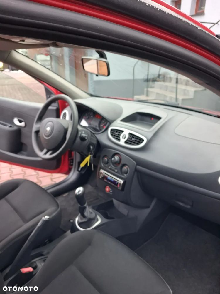 Renault Clio - 14