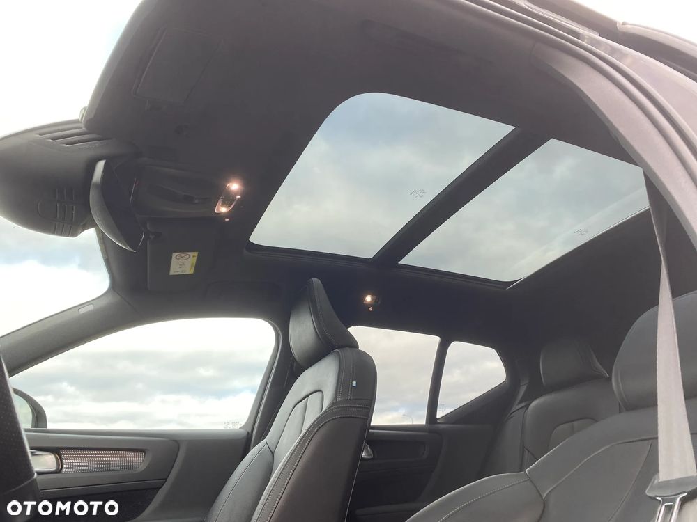 Volvo XC 40 T3 R-Design - 14