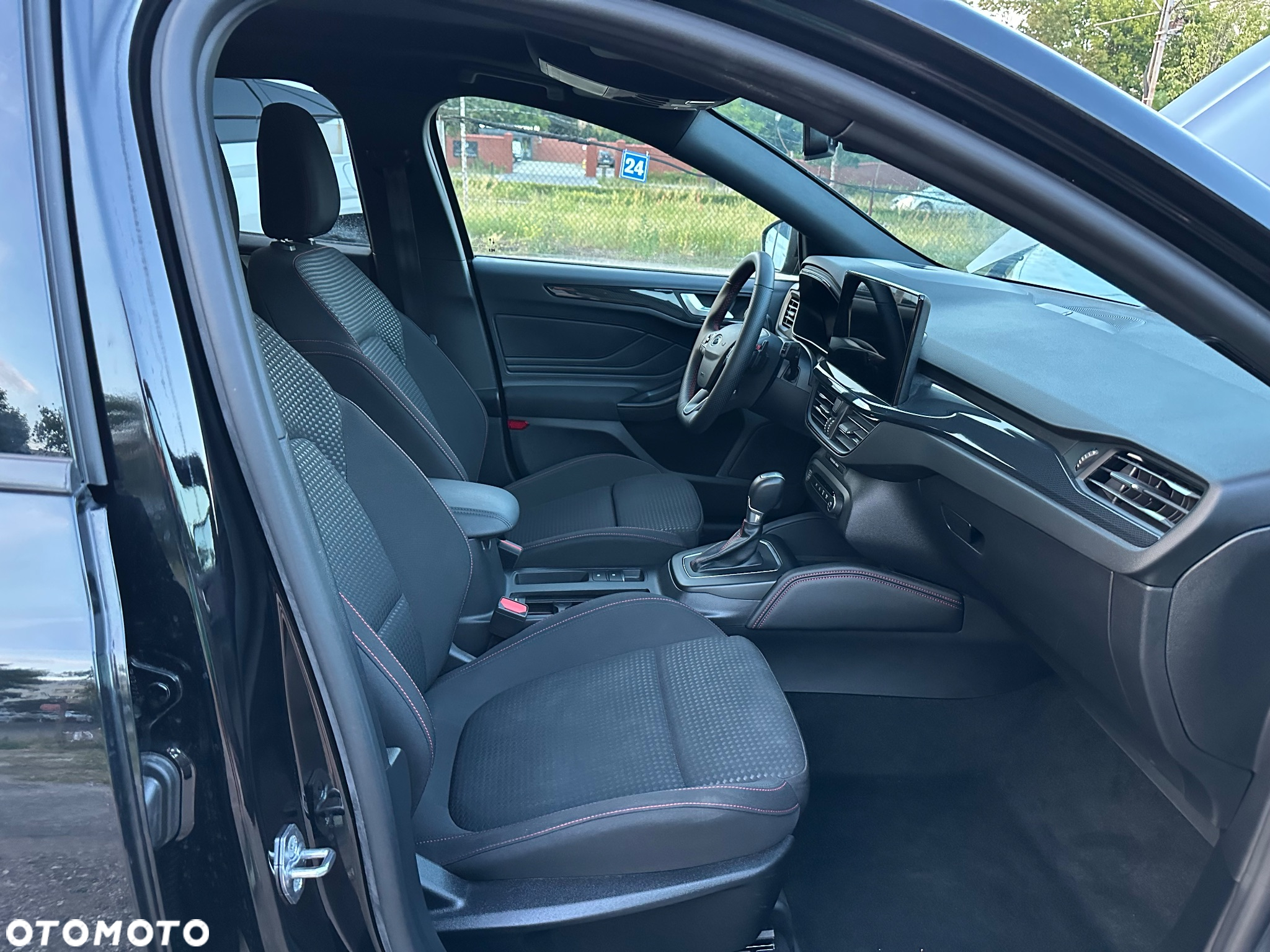 Ford Focus Turnier 1.0 EcoBoost Hybrid ST-LINE X - 22