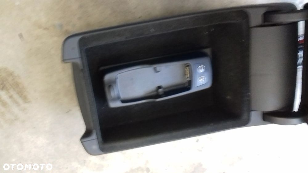 podłokietnik A6 C6 2.4 - 2