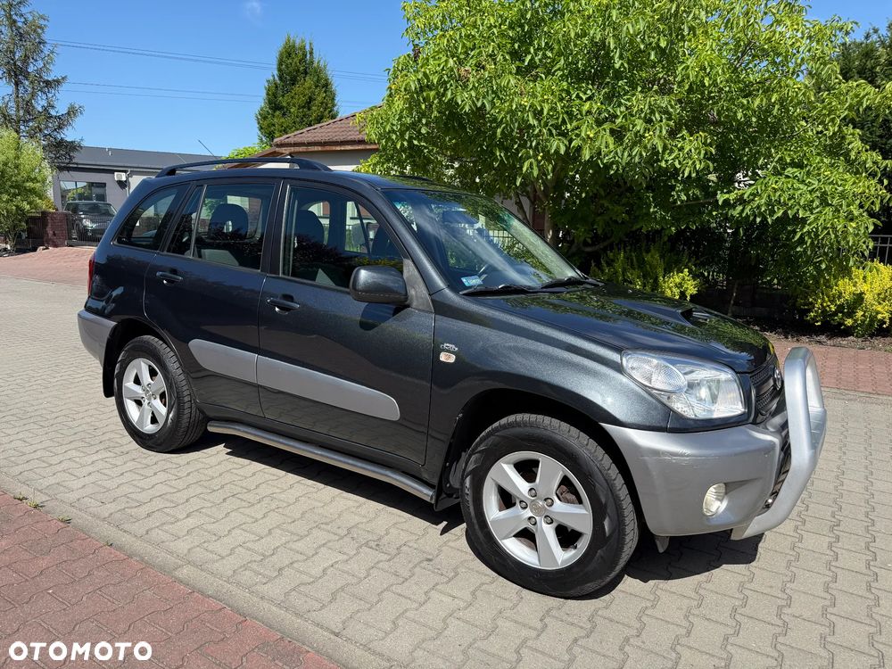 Toyota RAV4 D-4D 4x4 - 5