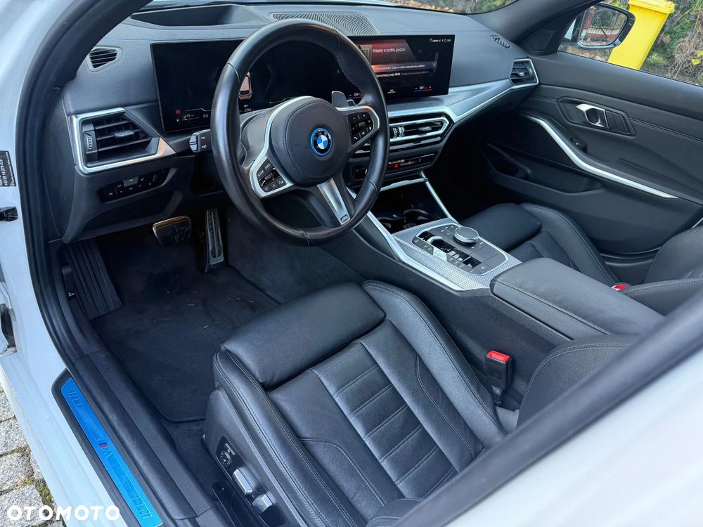 BMW Seria 3 330e M Sport sport - 11