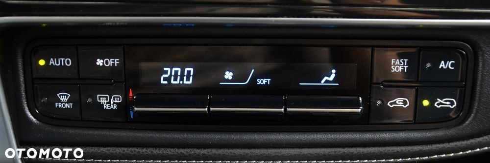 Toyota Auris Hybrid 135 Prestige - 22