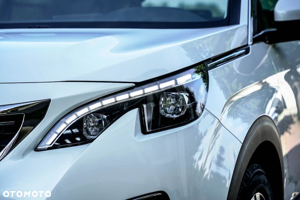 Peugeot 3008 2020 photo 2