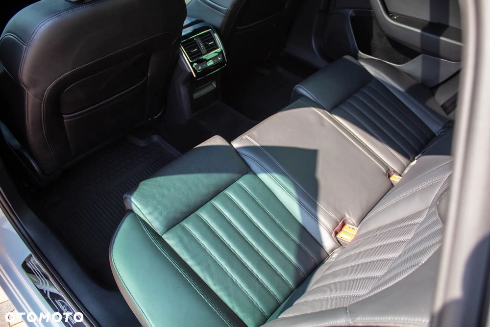 Skoda Superb 2.0 TDI L&K DSG - 21