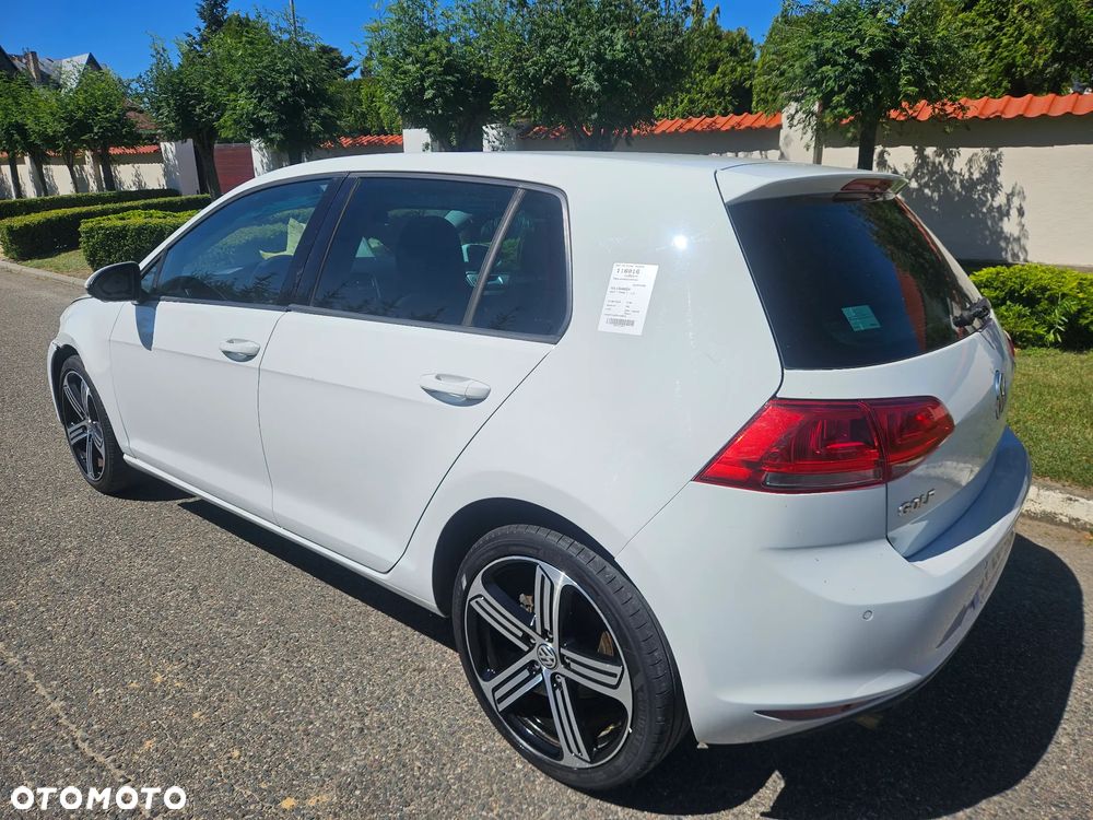 Volkswagen Golf - 10