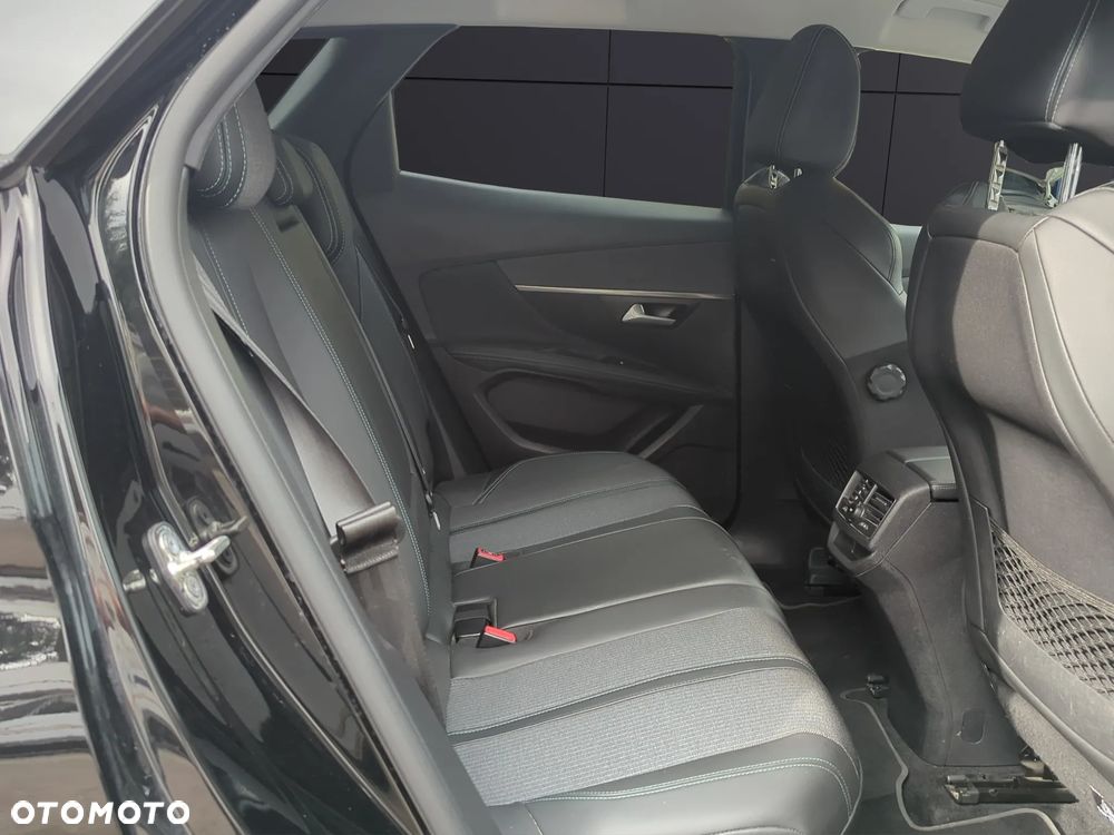 Peugeot 3008 1.2 PureTech Allure S&S EAT8 - 22