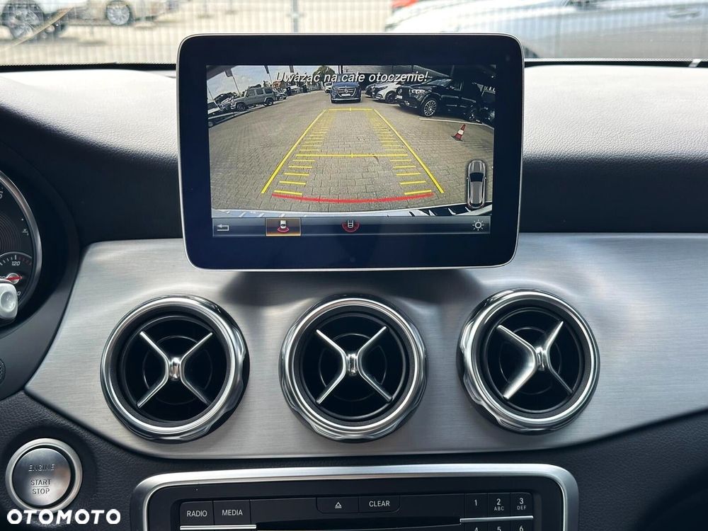 Mercedes-Benz GLA - 13