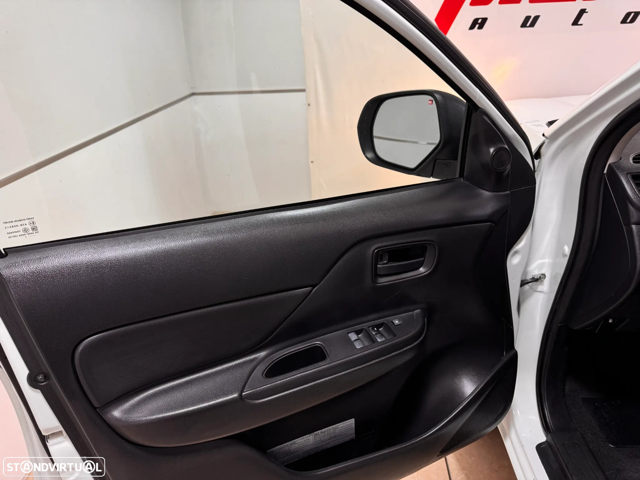 Mitsubishi L200 2.3 DI-D Space Cab Invite 4WD 3L IVA DEDUTIVEL - 14