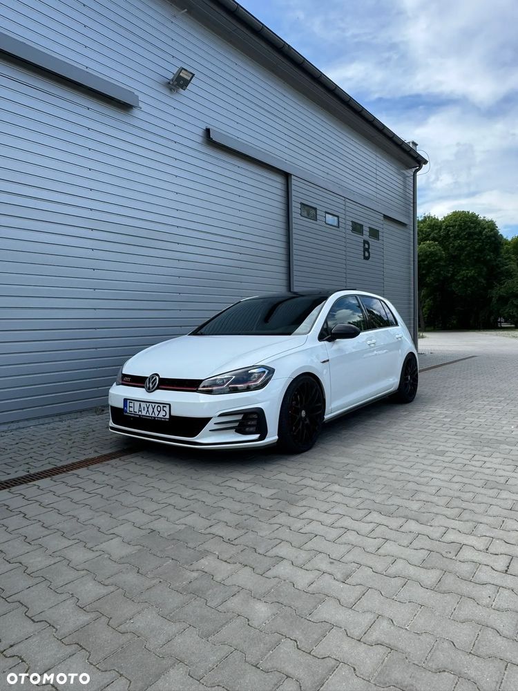 Volkswagen Golf - 18