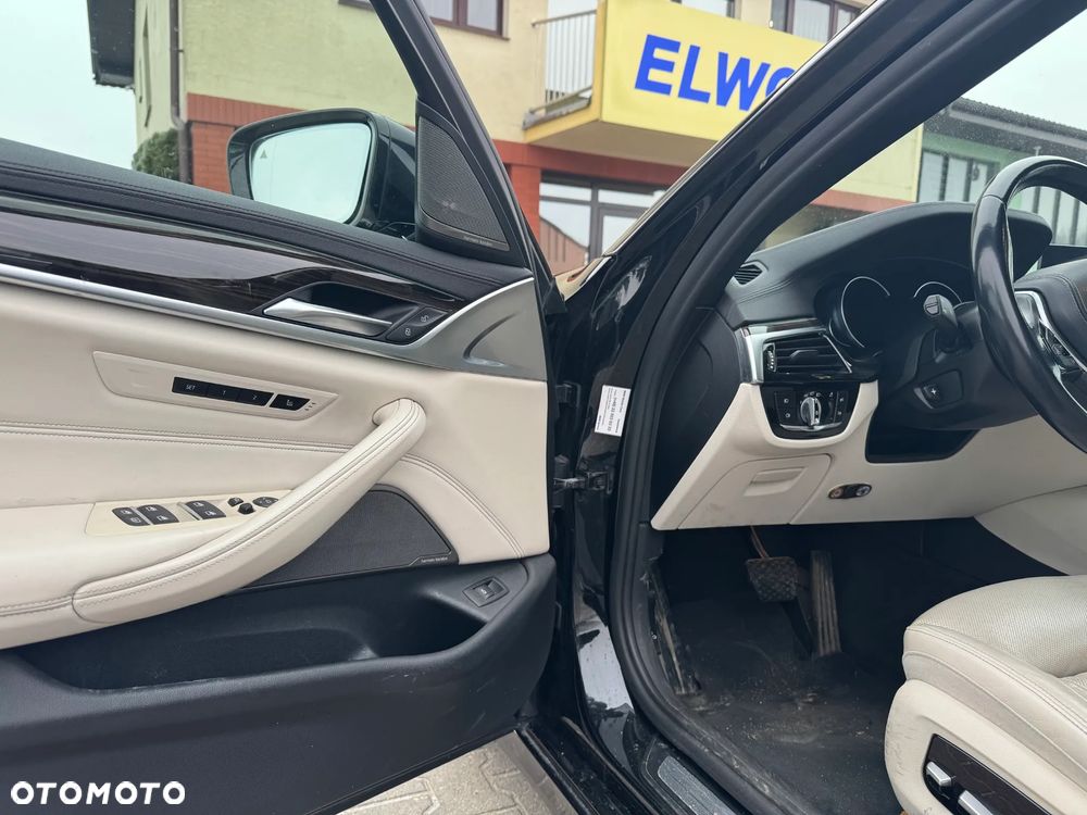 BMW Seria 5 540i GPF xDrive Luxury Line - 11