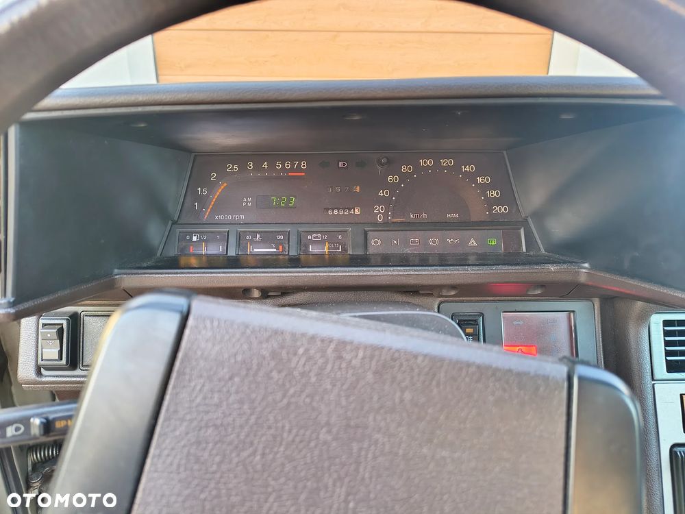 Mazda 929 - 30