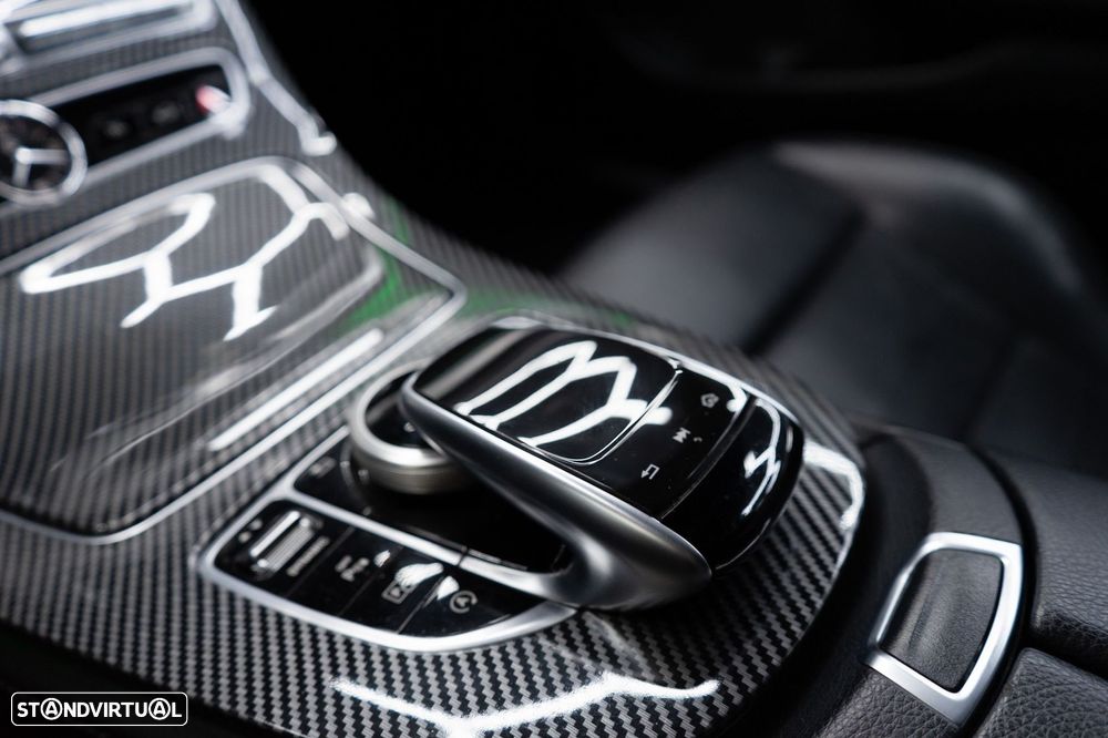 Mercedes-Benz E 220 d AMG Line - 32