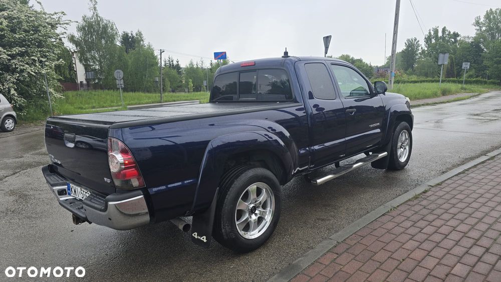 Toyota Tacoma - 2