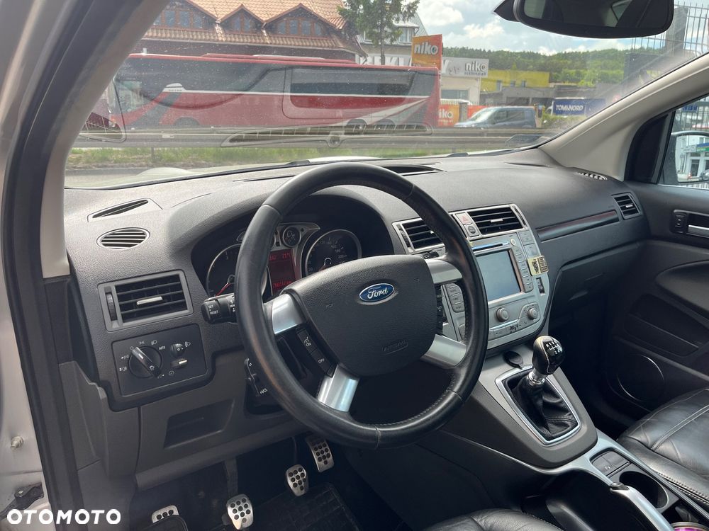 Ford Kuga 2.0 TDCi 2x4 Titanium - 6