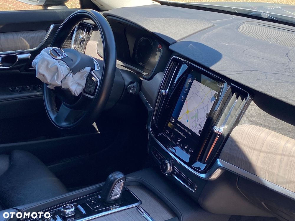 Volvo V90 Cross Country D5 AWD Pro - 23