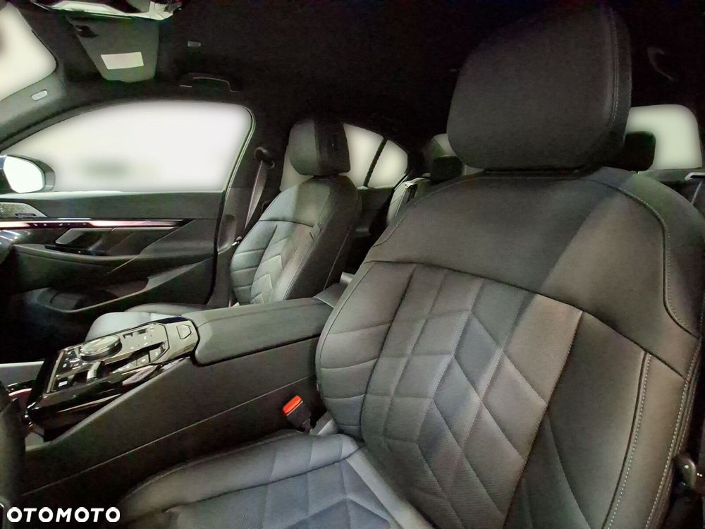 BMW Seria 5 - 13