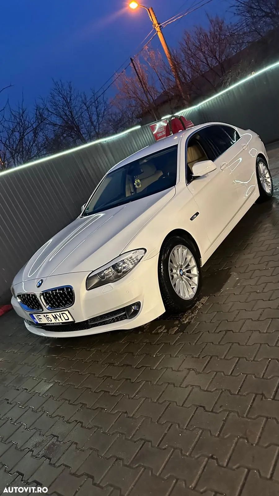 BMW Seria 5 525d Touring Aut. Luxury Line - 1