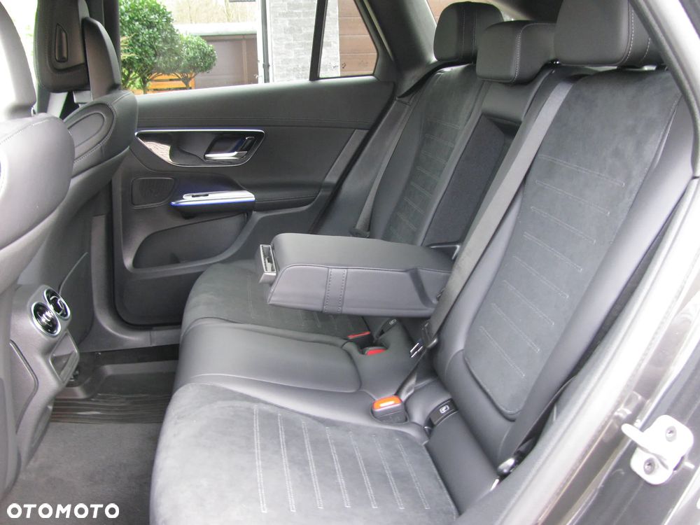 Mercedes-Benz GLC - 24