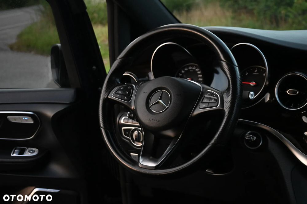 Mercedes-Benz Klasa V 300 d 4-Matic Avantgarde 9G-Tronic (d³ugi) - 25