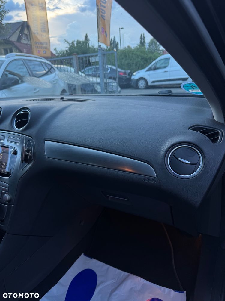Ford Mondeo - 22